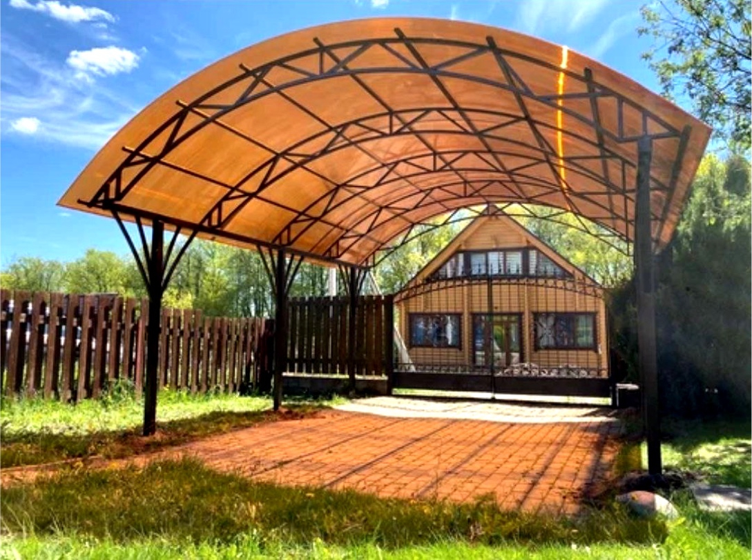 Арочный автонавес с коричневым поликарбонатом Односкатный навес над крыльцом из поликарбоната