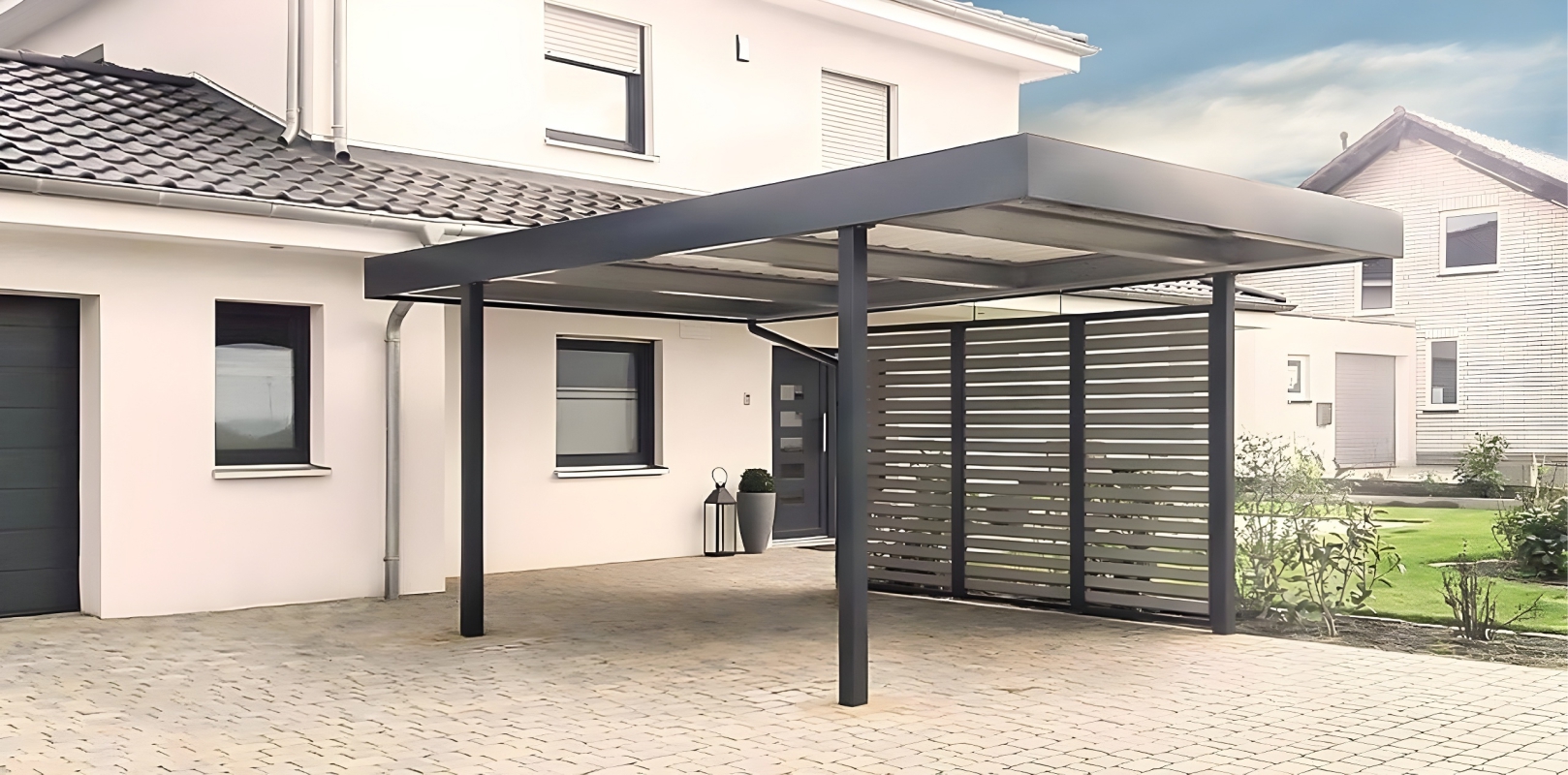 Современный автонавес с крышей из поликарбоната Односкатный навес над крыльцом из поликарбоната